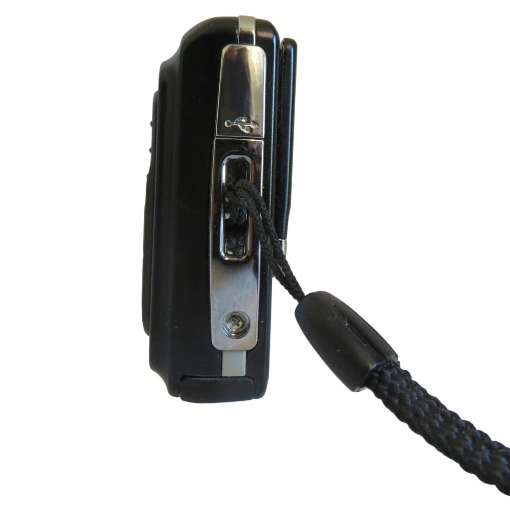 Fujifilm FinePix Z Digital Camera Black Compact Point & Shoot + BC-45B Charger‎